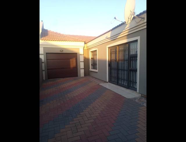 3 BEDROOM HOUSE FOR SALE IN ROODEKOP